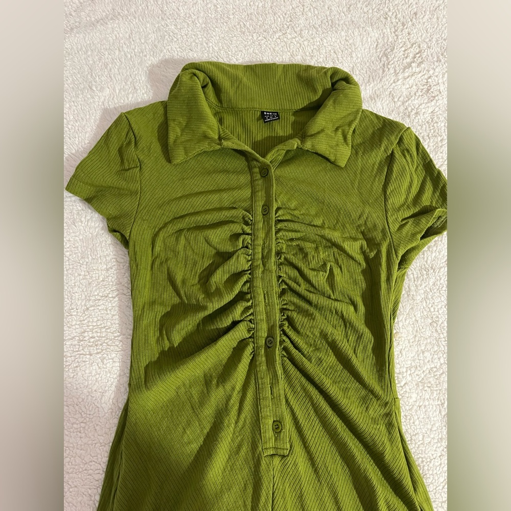 SHEIN Button Placket Ruched Front Rib-knit Solid Romper - Picture 5 of 6